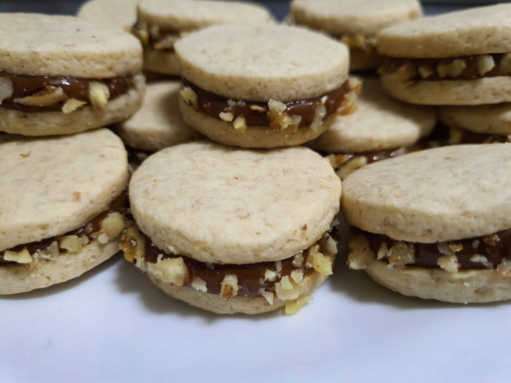 alfajores, receta sencilla y sabrosa