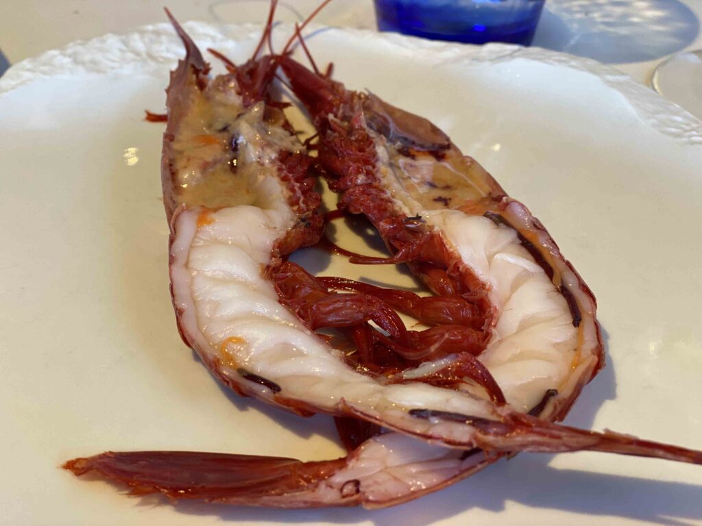 carabinero a la plancha en el restaurante auga estrella michelin de gijon