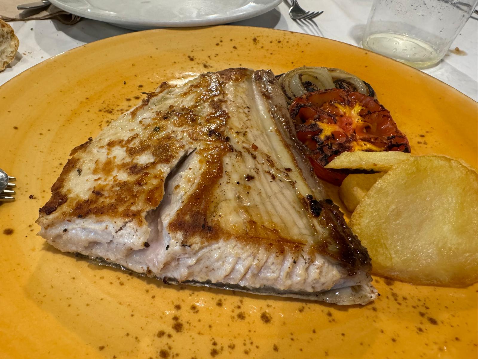 ventresca de bonito del norte en la sidrería El Cuetu de Xixón