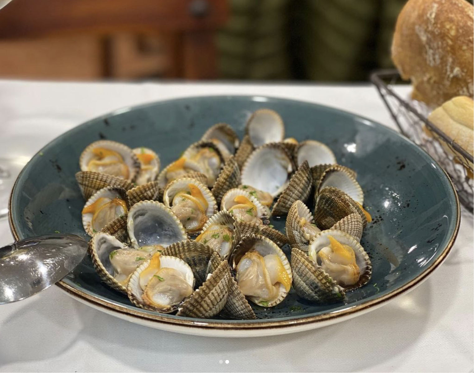 berberechos al vapor en el restaurante mayador de xixon