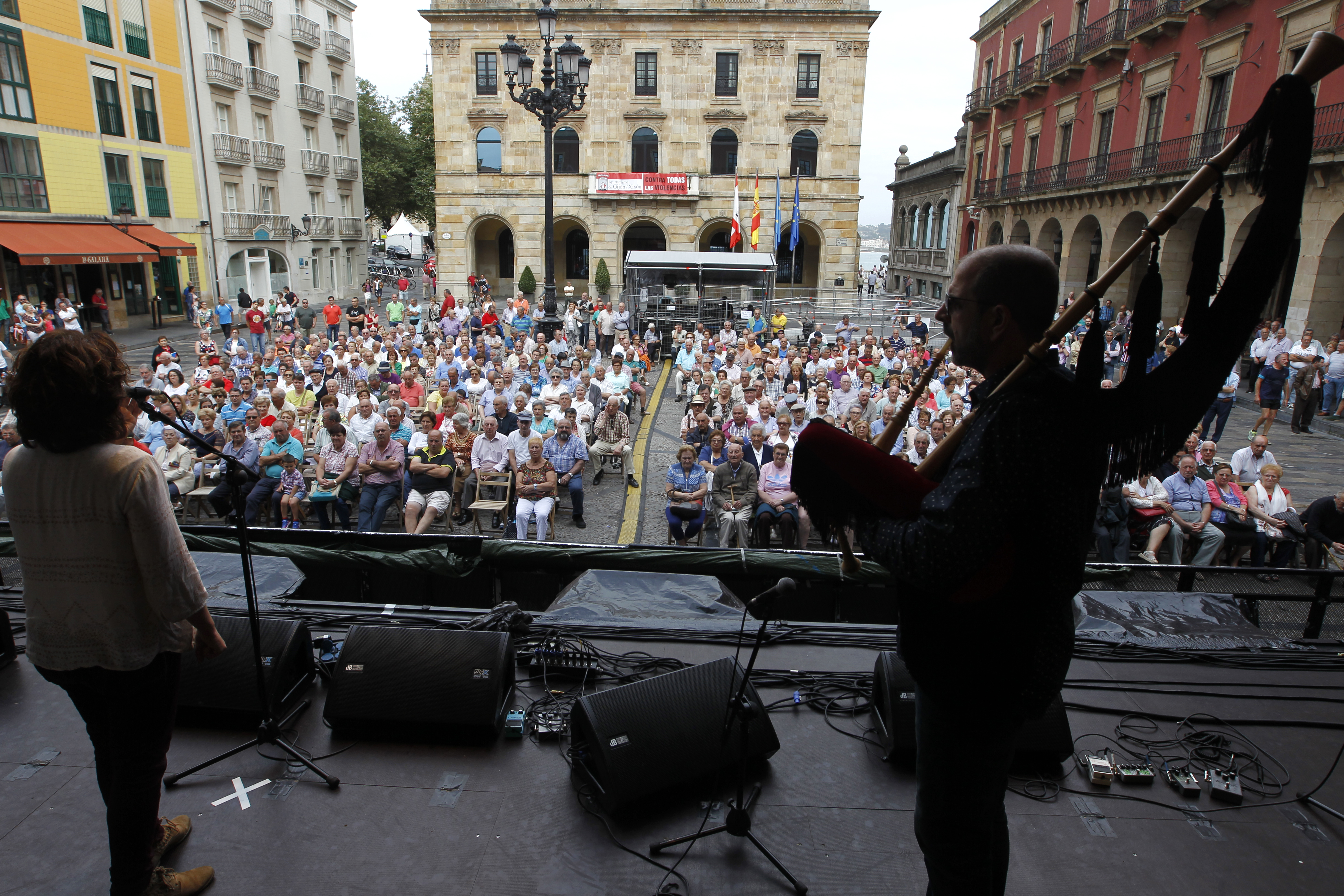 concurso de la canción asturiana de xixón que organiza el diario el comercio de gijon