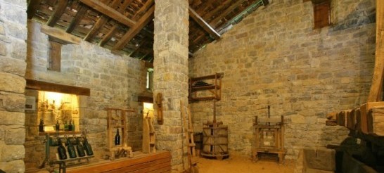 llagar de sidra en el museu del pueblu d'Asturies en Gijón