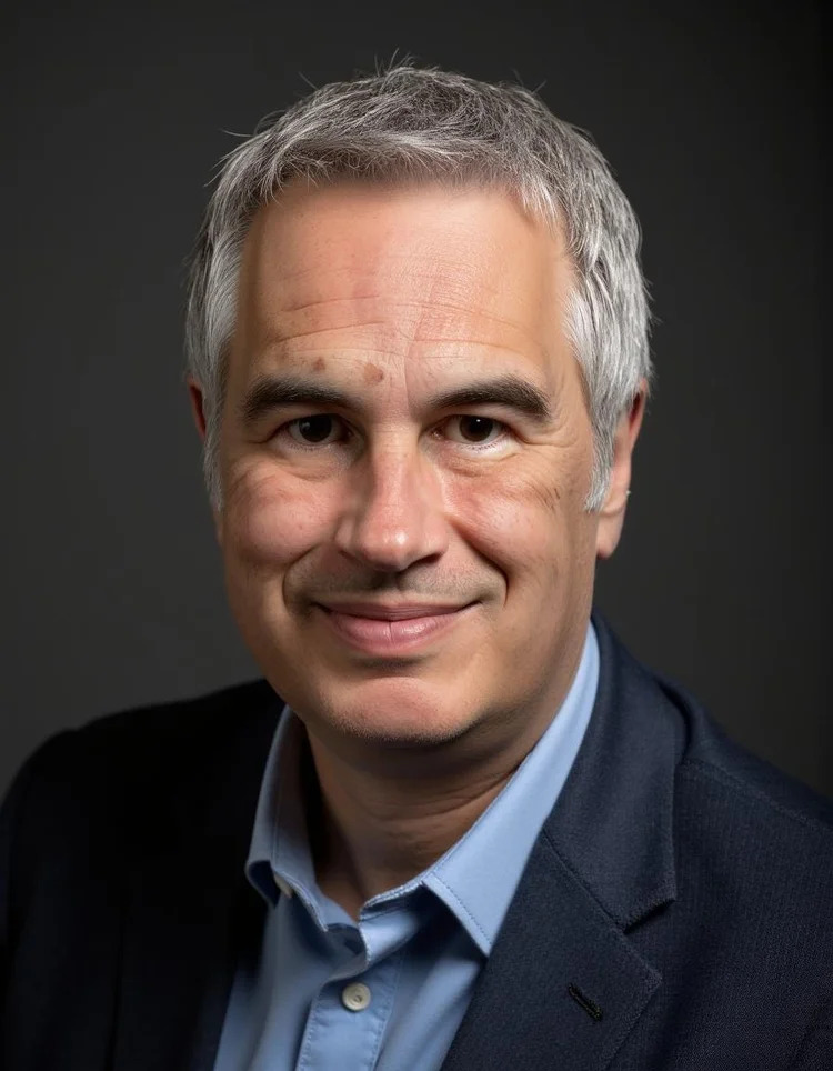Kevin Hall autor del libro inteligencia nutricional de Larousse