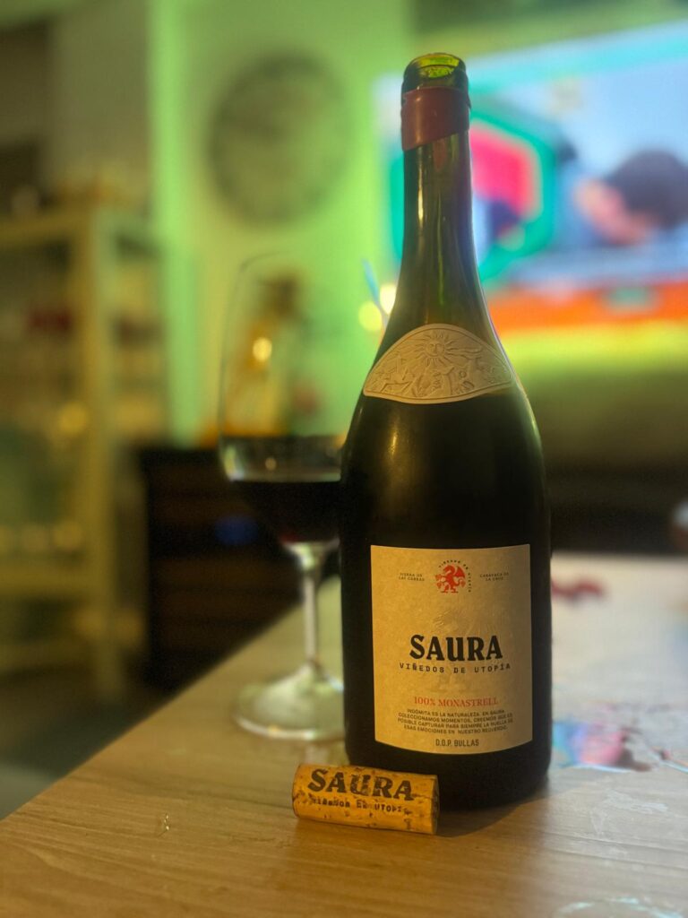 Saura Viñedos de Utopía 2022 un vino elaborado con Monastrell en la DOP Bullas