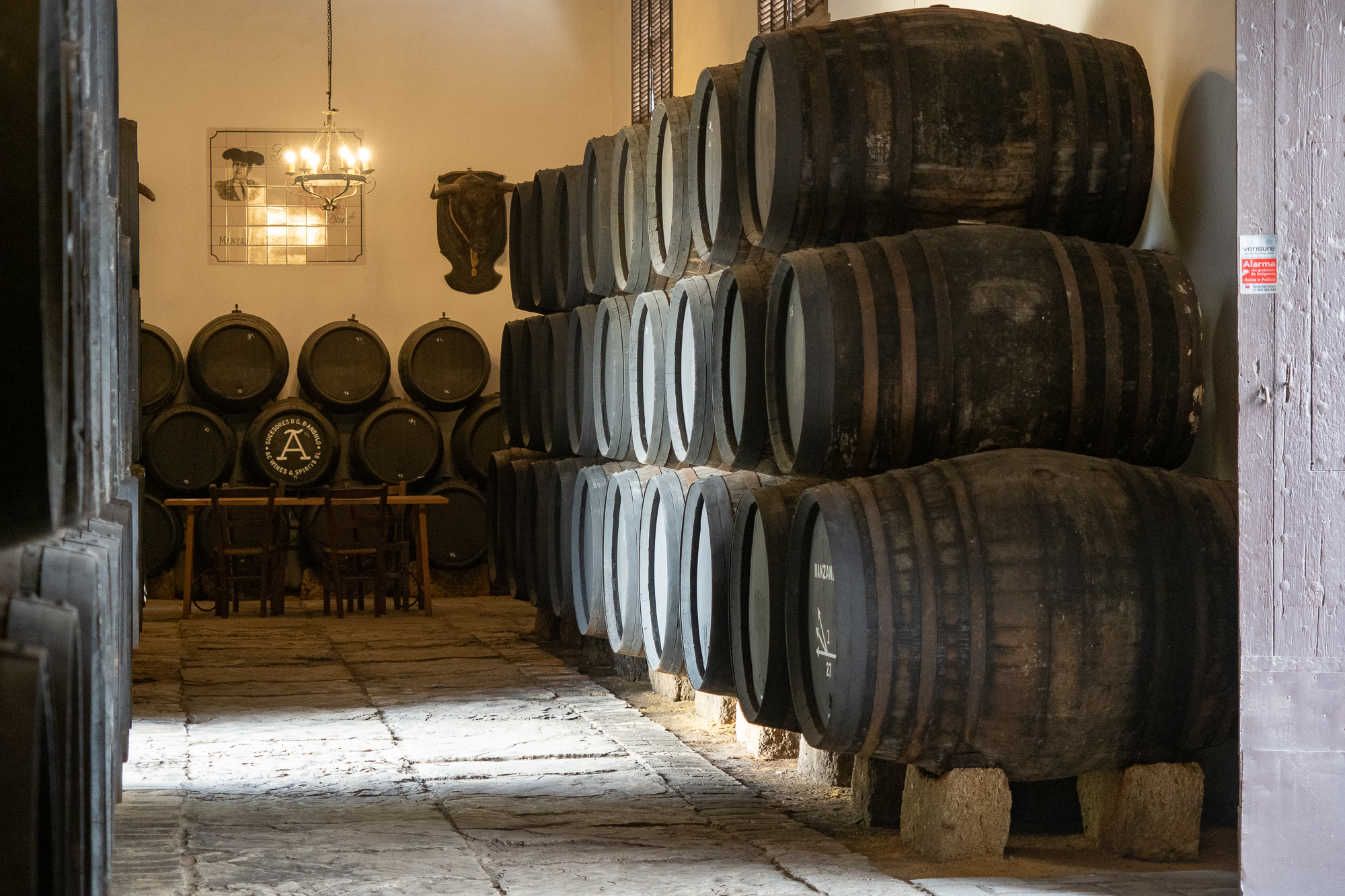 AC Wine & Spirits Fue Gerónimo de Angulo y Poblaciones el primer Angulo que se avecinda en el marco de Jerez, había nacido en Morón de la Frontera en 1732, donde era poseedor de un antiguo mayorazgo